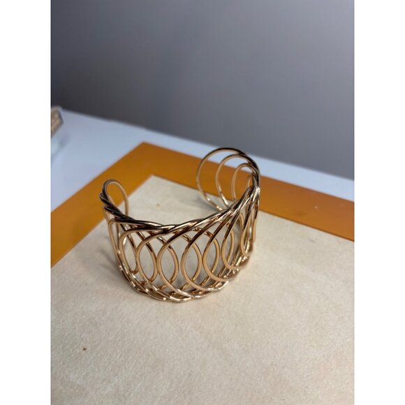 Vintage Gold-Toned Openwork Cuff Bracelet With Twisted Wire Design - Picture 11 of 12